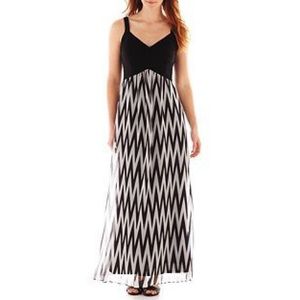 Robbie Bee Maxi Dress
